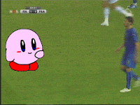 'Kirby' souffle sur Materazzi, ce qui le fait tomber.
